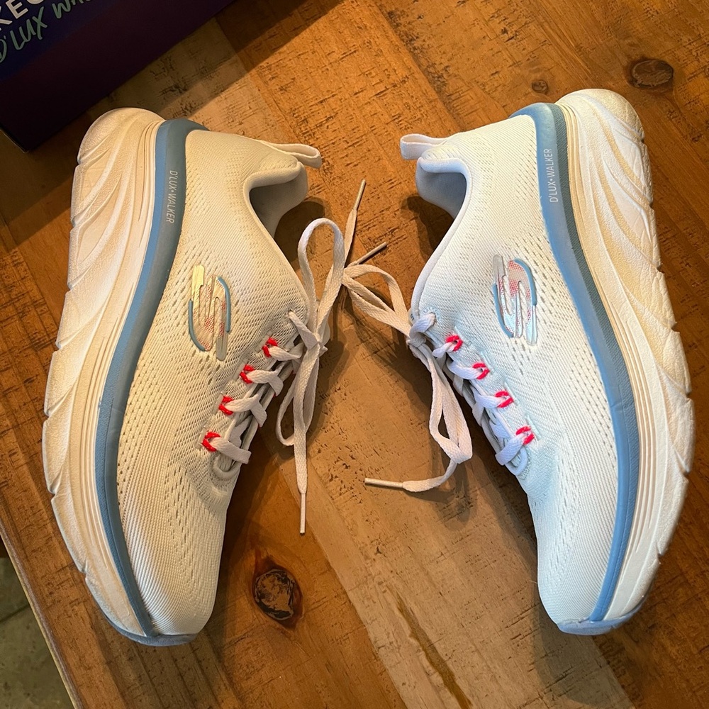 SKECHERS DLUX WALKER, 7.5